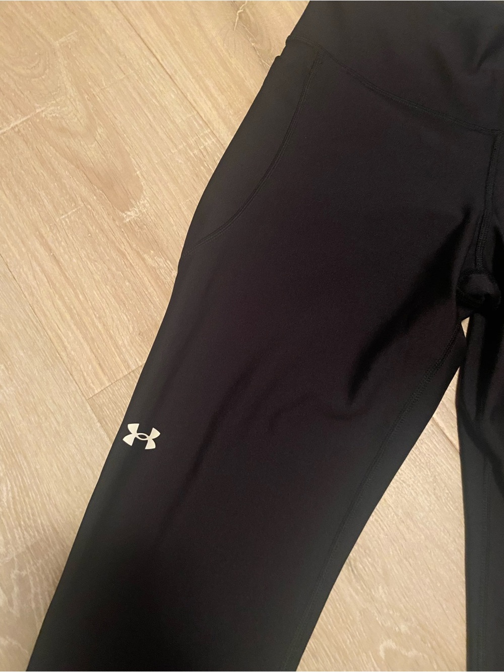 Under Armour HeatGear Women’s Black High Rise crop Leggings Compression L - Picture 2 of 5
